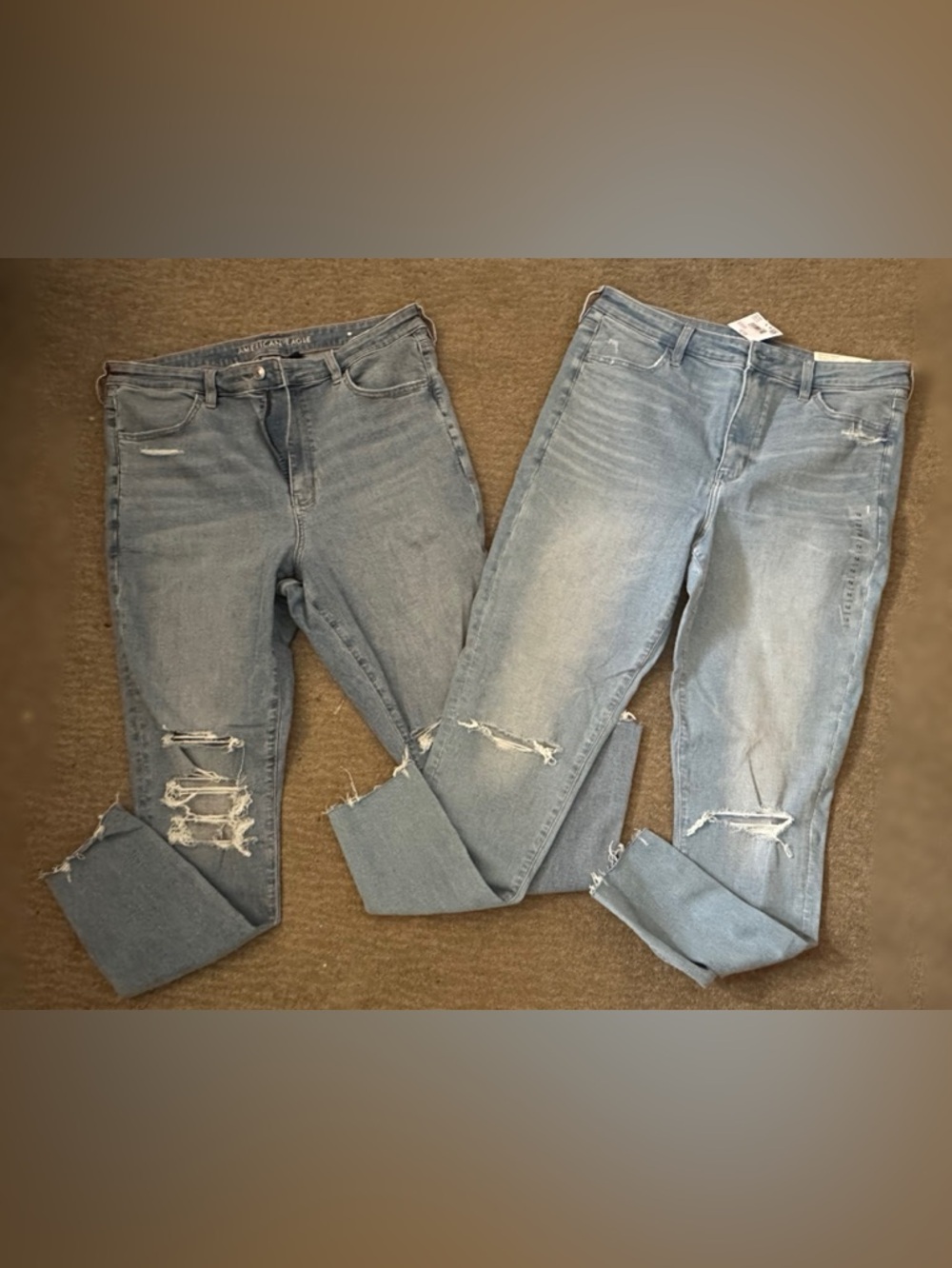 American Eagle Outfitters Light Blue Distressed jeans